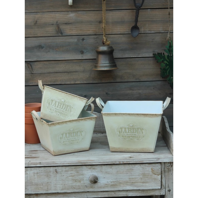 Vintage pastoral tin English b - Gardening Tools English recension och pris